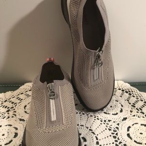 J Sport All Terra Traction Athletic Shoes